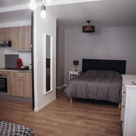 Cosy Et Moderne En Centre Ville, Fibre Haut Debit Ernée エクステリア 写真