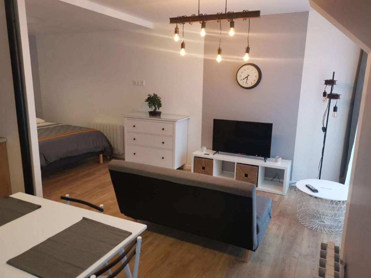Cosy Et Moderne En Centre Ville, Fibre Haut Debit Ernée エクステリア 写真
