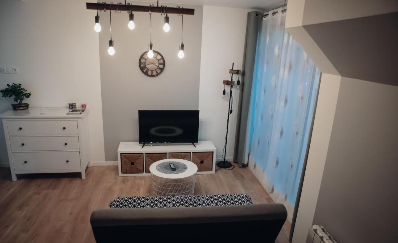 Cosy Et Moderne En Centre Ville, Fibre Haut Debit Ernée エクステリア 写真