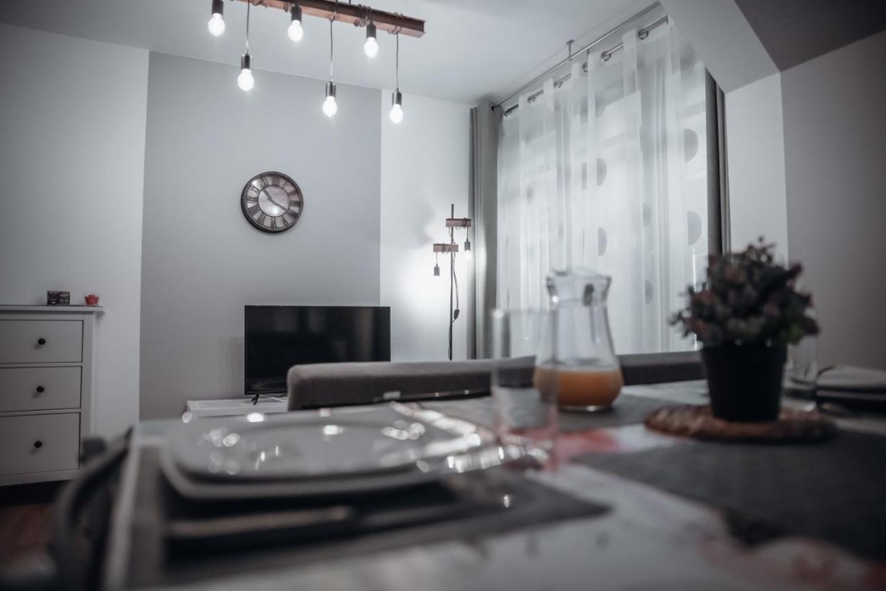 Cosy Et Moderne En Centre Ville, Fibre Haut Debit Ernée エクステリア 写真