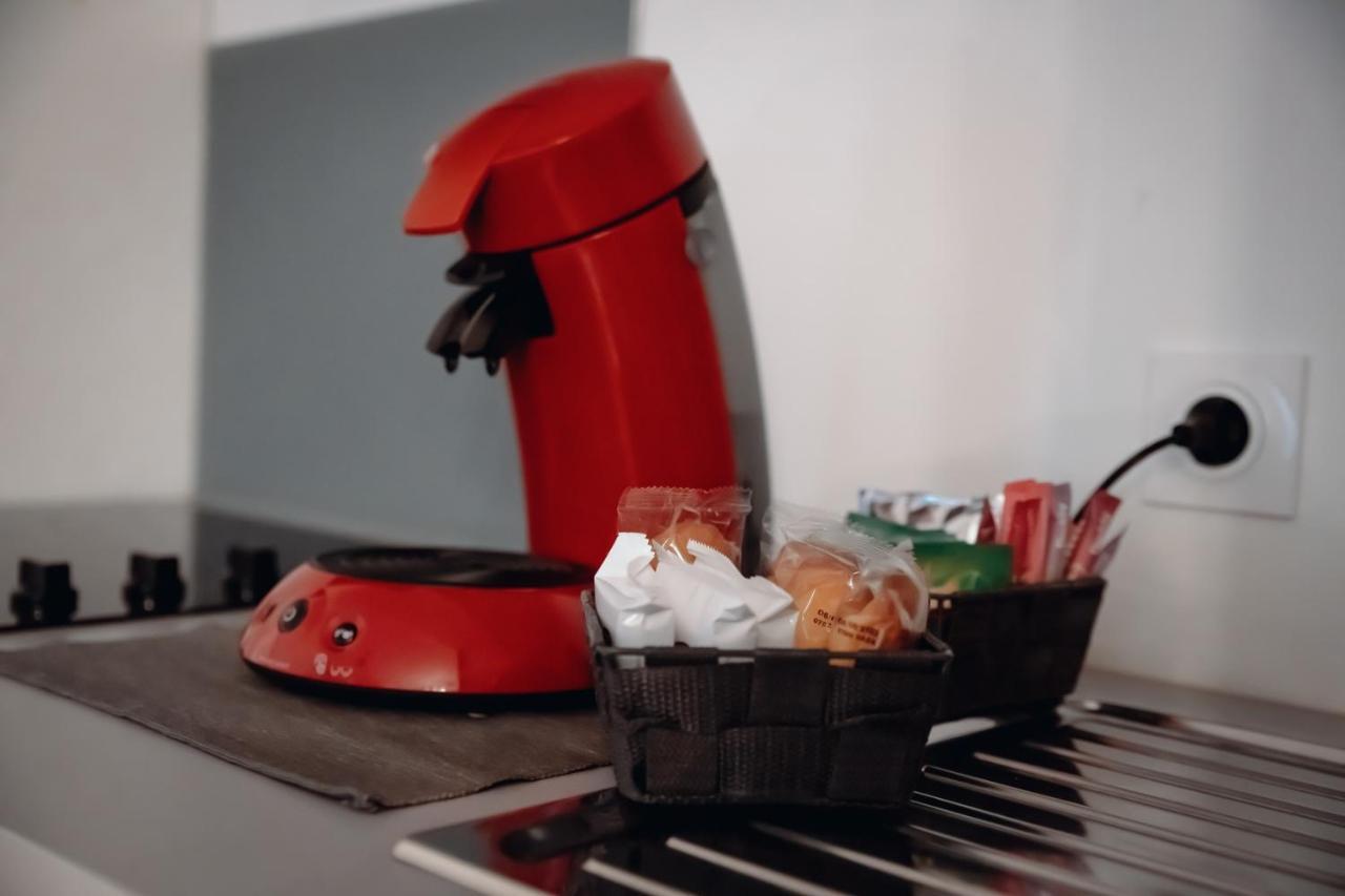 Cosy Et Moderne En Centre Ville, Fibre Haut Debit Ernée エクステリア 写真