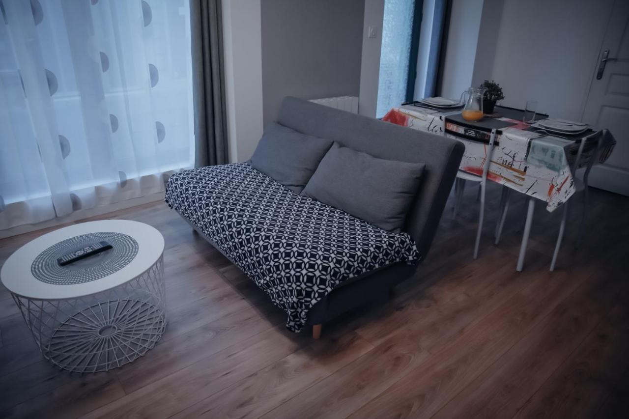 Cosy Et Moderne En Centre Ville, Fibre Haut Debit Ernée エクステリア 写真