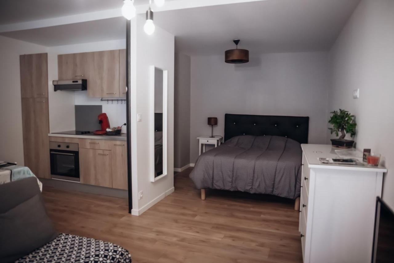 Cosy Et Moderne En Centre Ville, Fibre Haut Debit Ernée エクステリア 写真