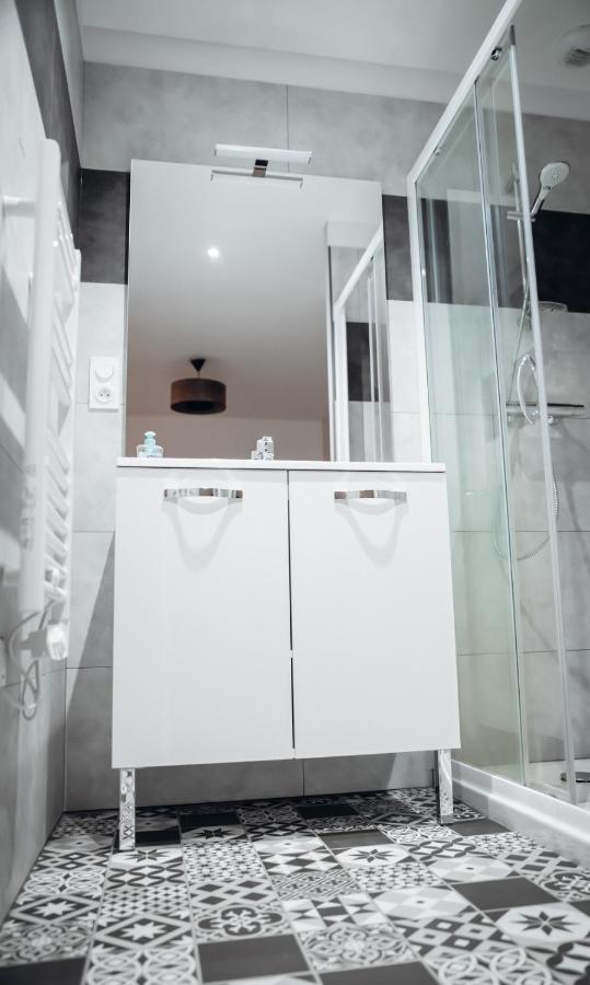 Cosy Et Moderne En Centre Ville, Fibre Haut Debit Ernée エクステリア 写真