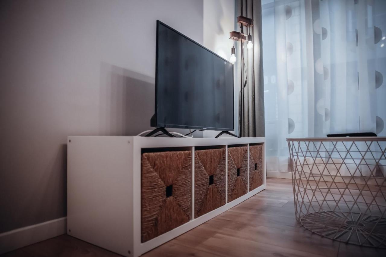 Cosy Et Moderne En Centre Ville, Fibre Haut Debit Ernée エクステリア 写真